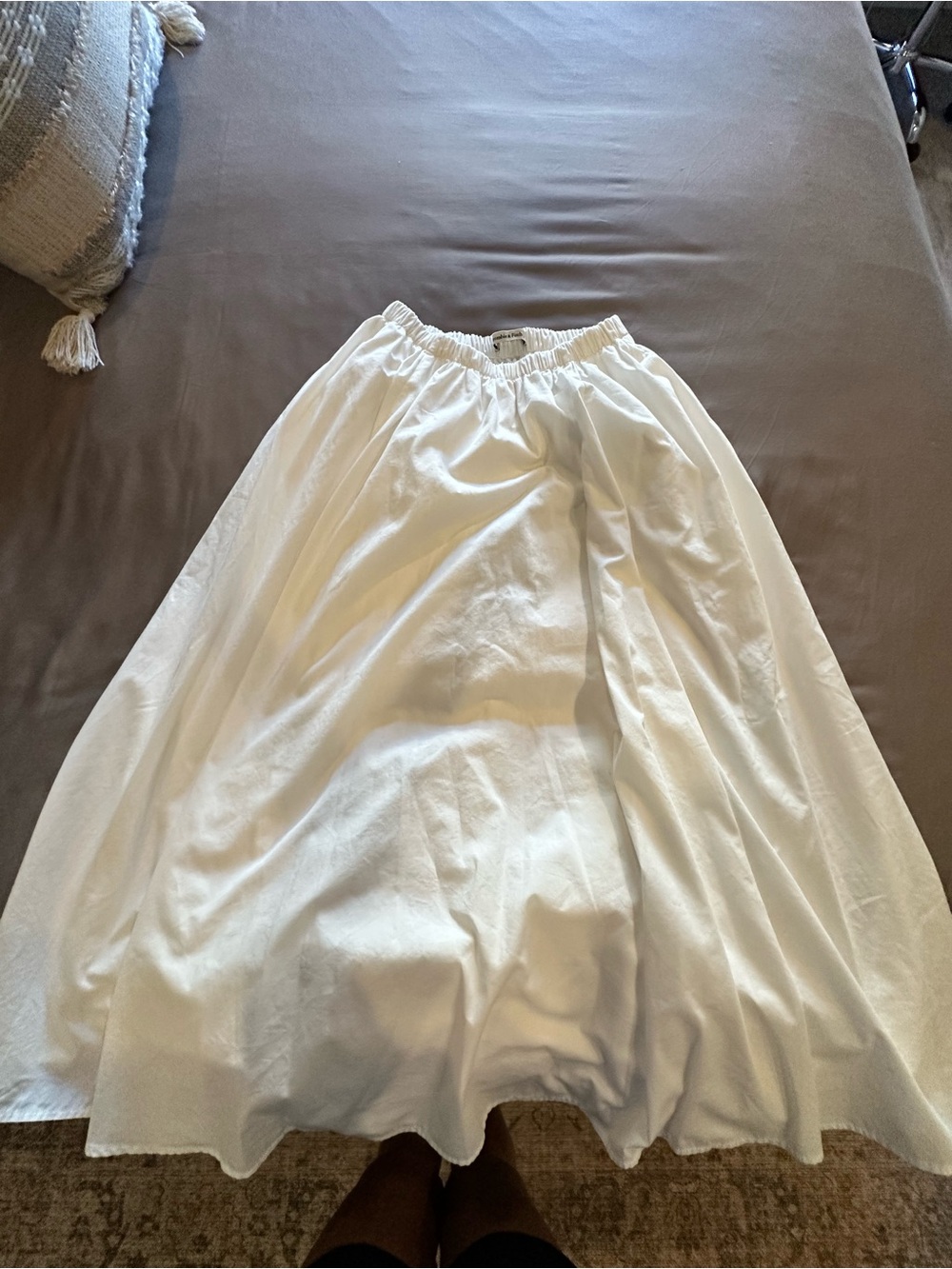 Abercrombie & Fitch White Full Midi Skirt with Elastic Waistband